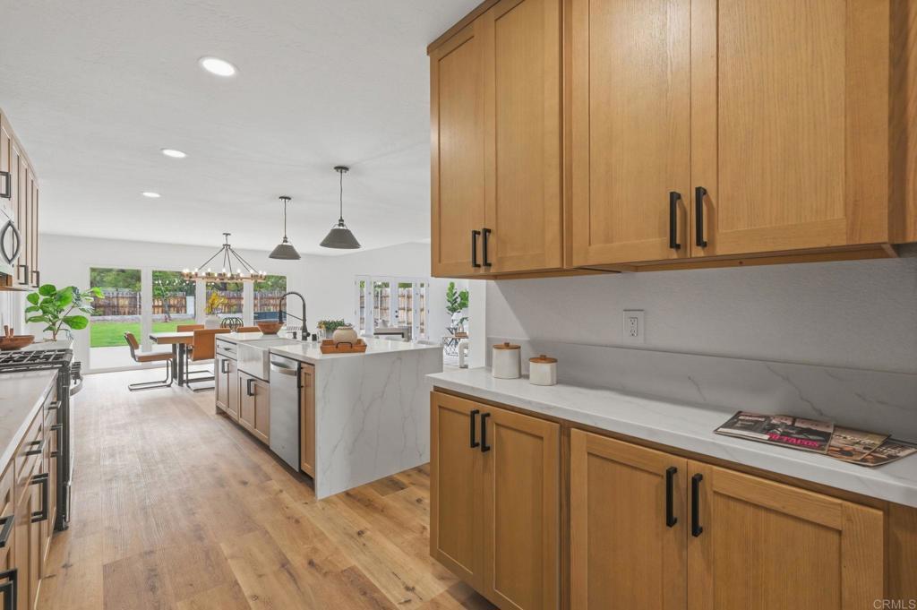 1416 EASTVIEW Court