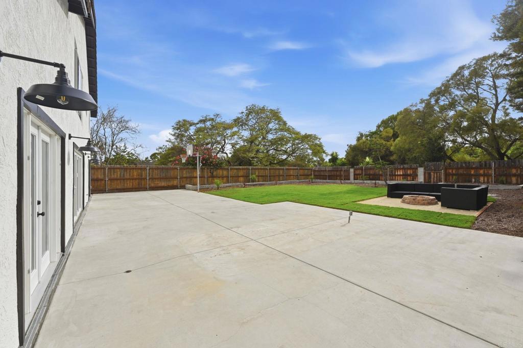 1416 EASTVIEW Court