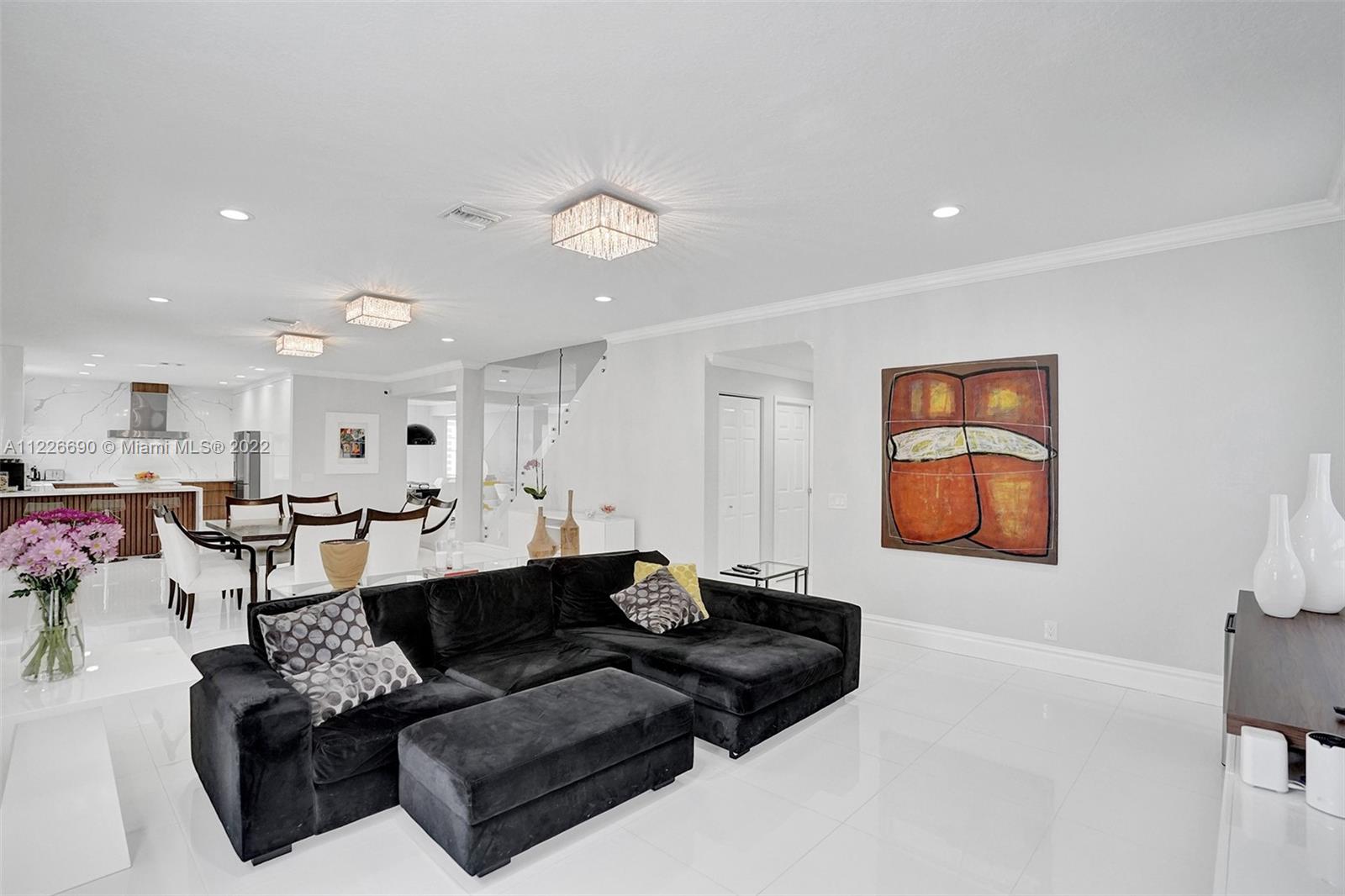 2526 Hunters Run Way