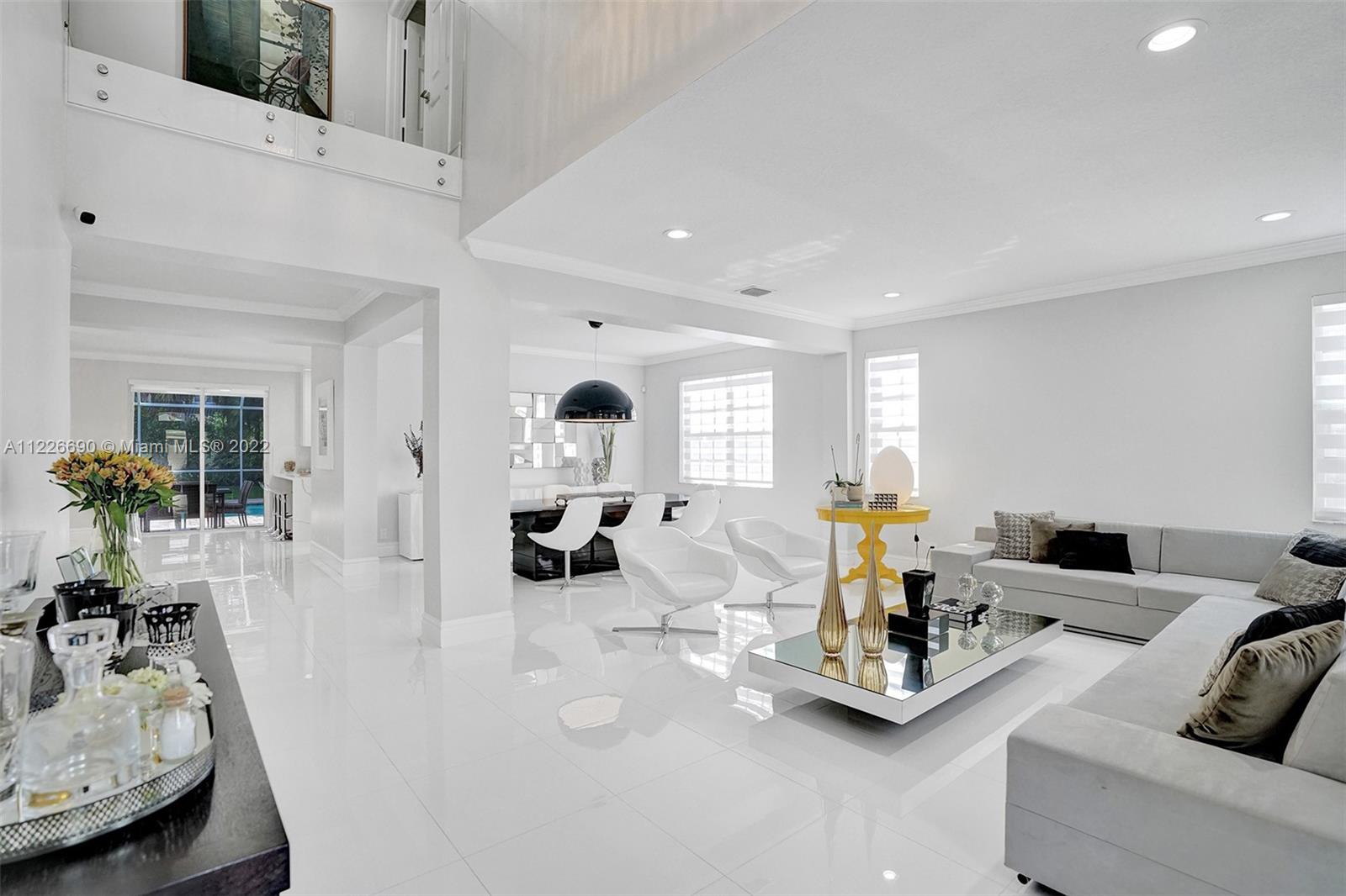 2526 Hunters Run Way