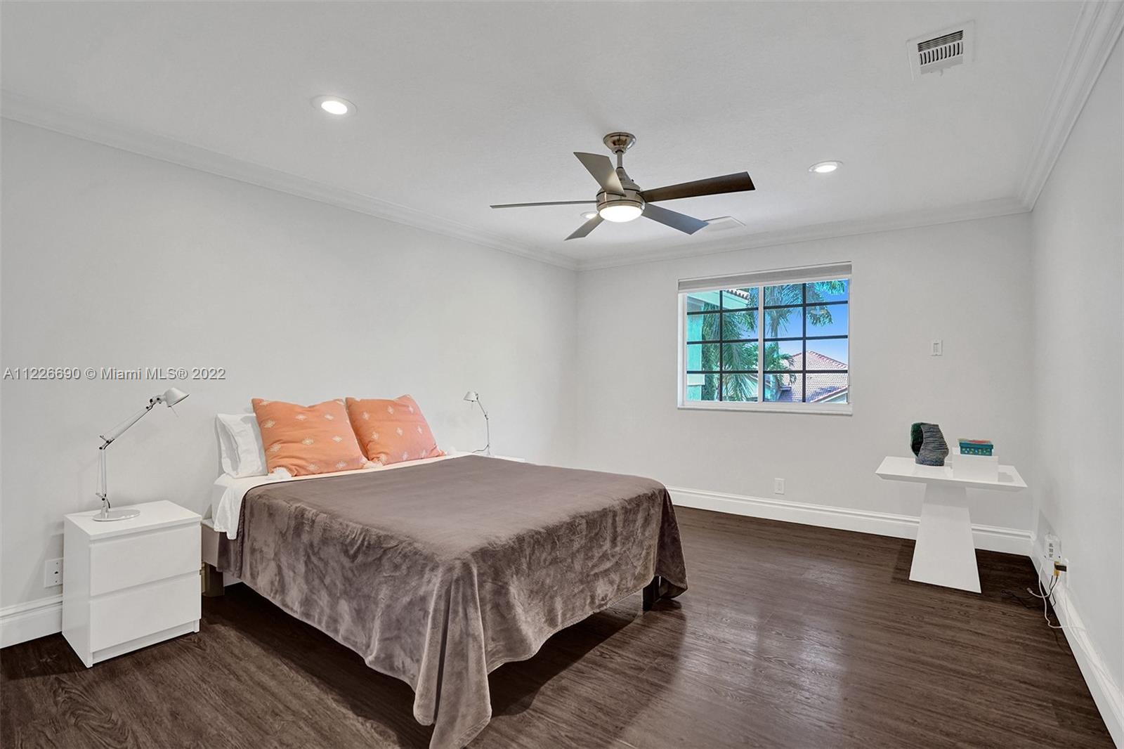 2526 Hunters Run Way