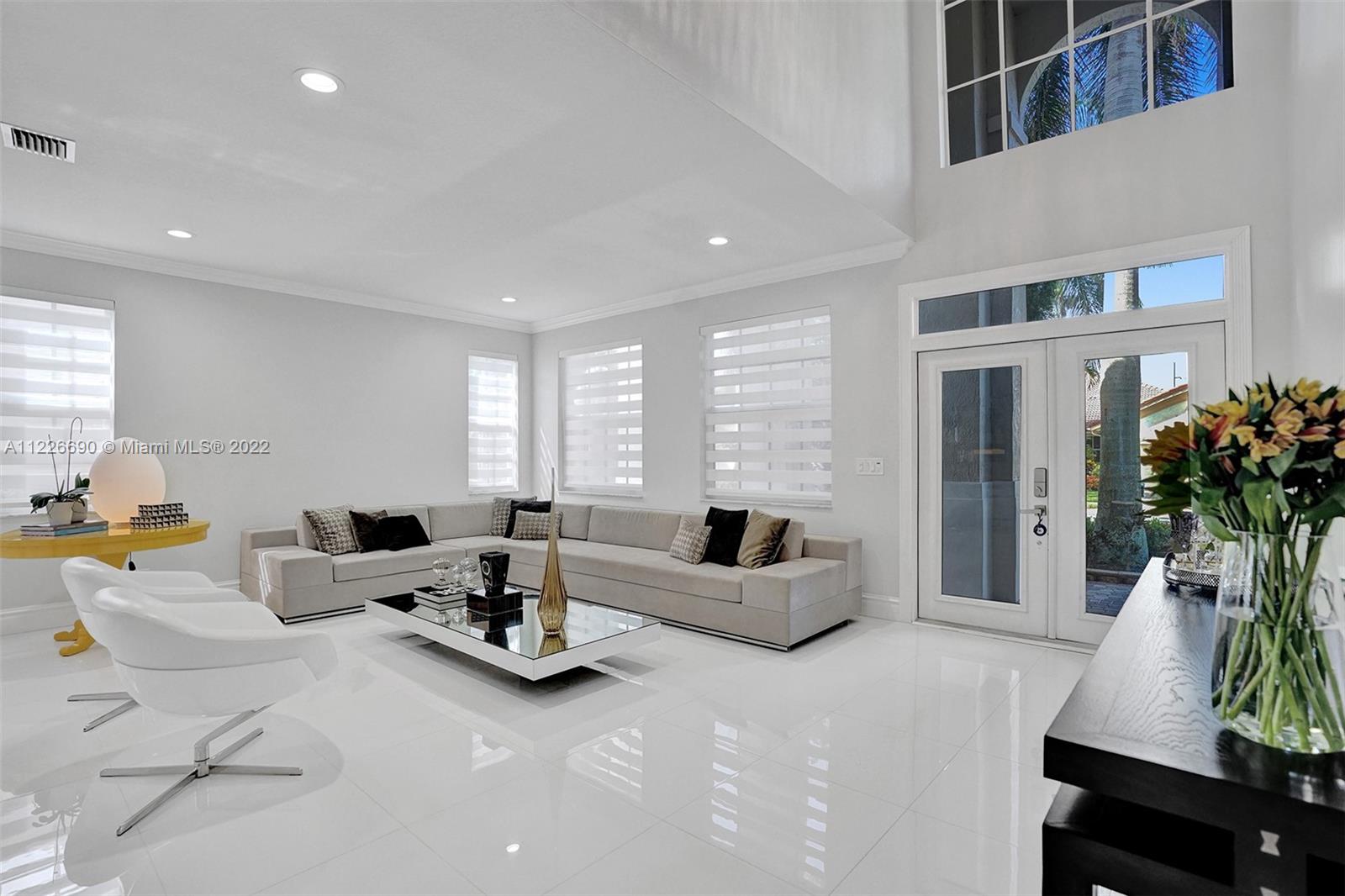 2526 Hunters Run Way