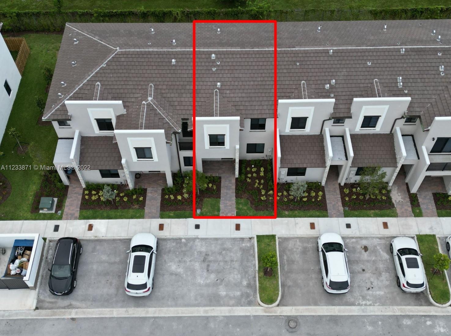 949 NE 211th St Unit: 949