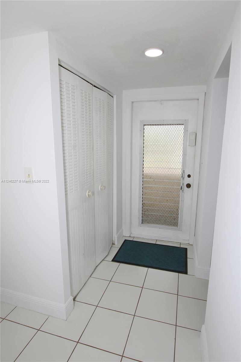 7960 N Sunrise Lakes Dr Unit: 206