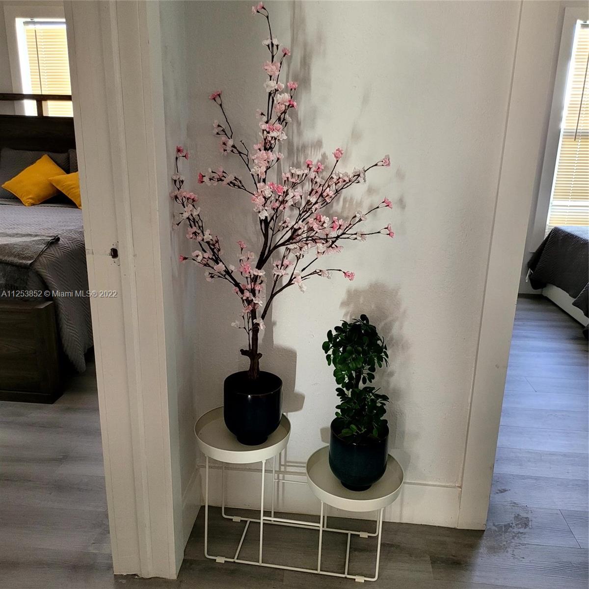 1318 NW 42nd St Unit: 0