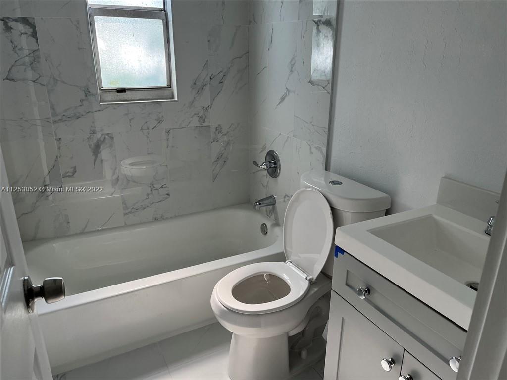 1318 NW 42nd St Unit: 0