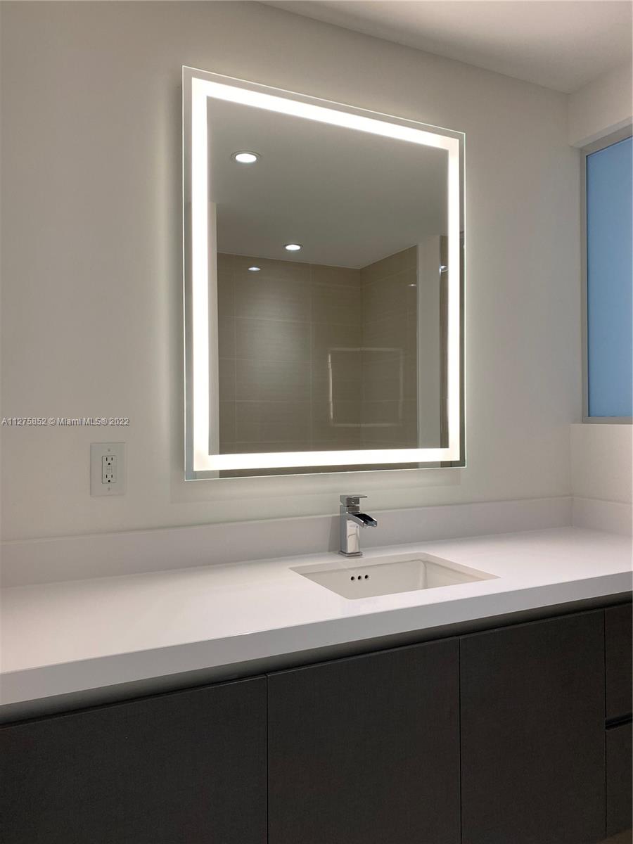 851 NE 1st Ave Unit: 307