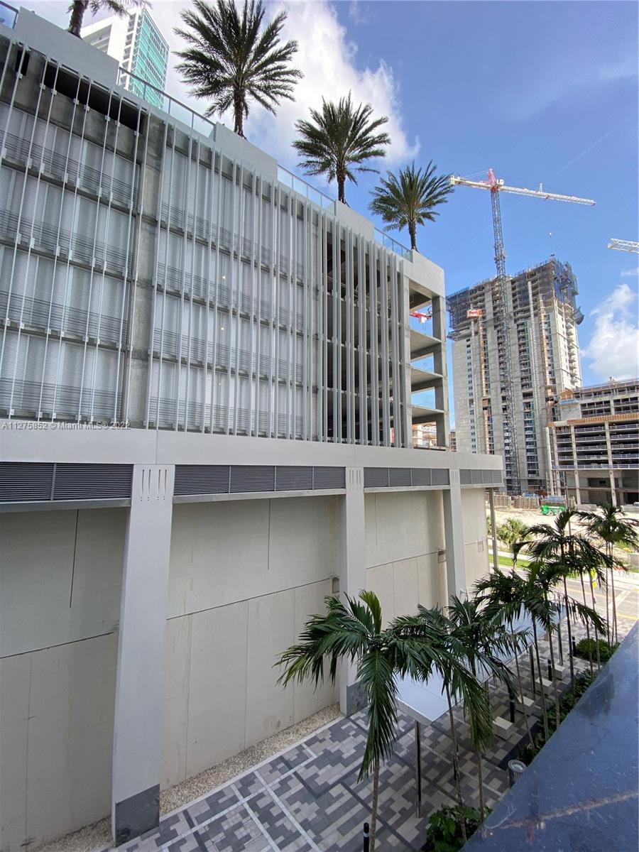 851 NE 1st Ave Unit: 307