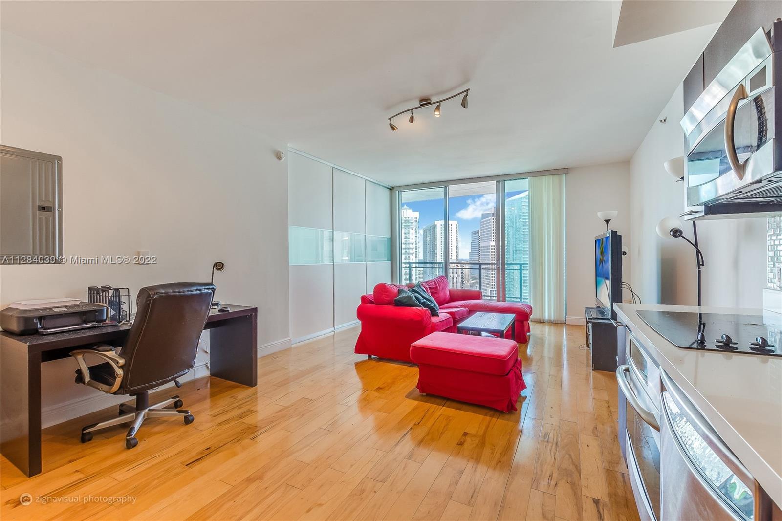 90 SW 3rd St Unit: 3012