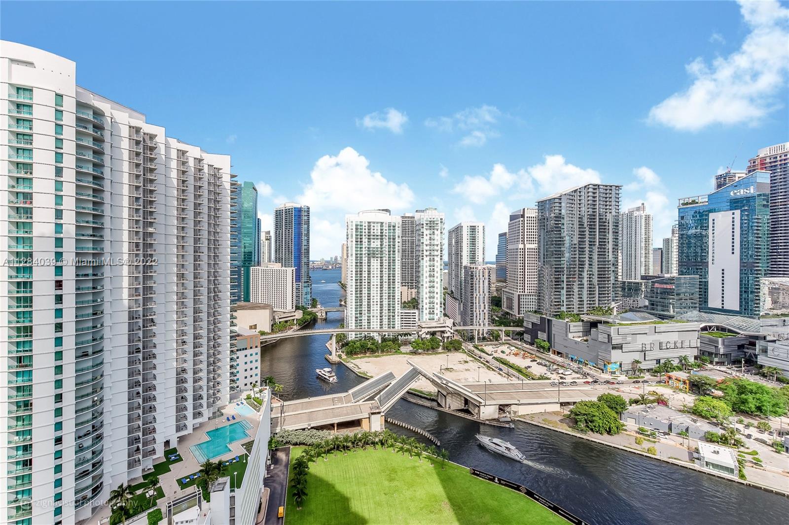90 SW 3rd St Unit: 3012