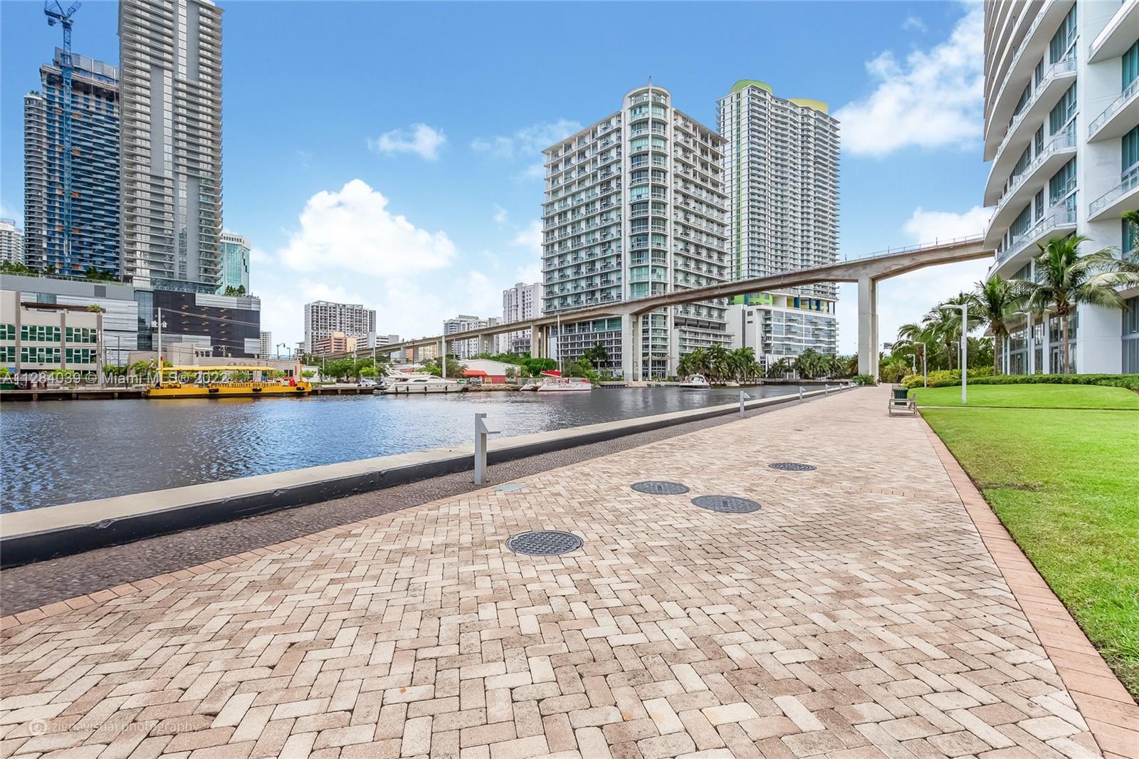 90 SW 3rd St Unit: 3012