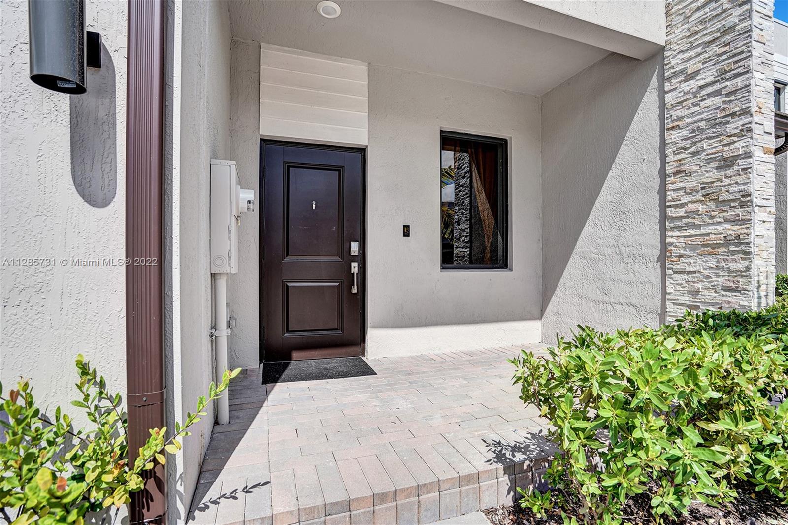 395 NE 211th Ter
