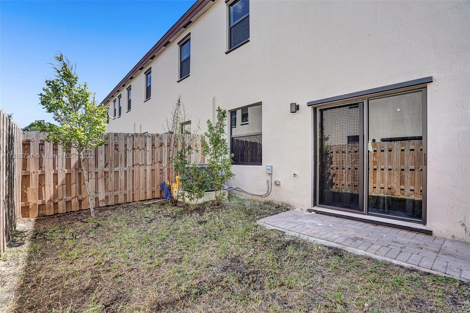 395 NE 211th Ter