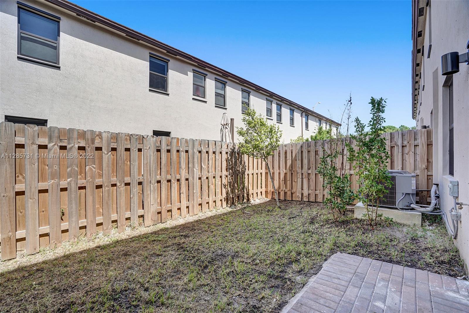 395 NE 211th Ter
