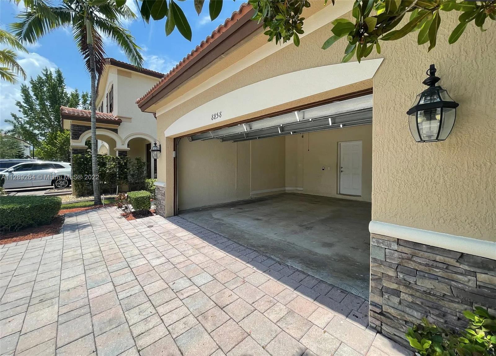 8858 NW 101st Pl