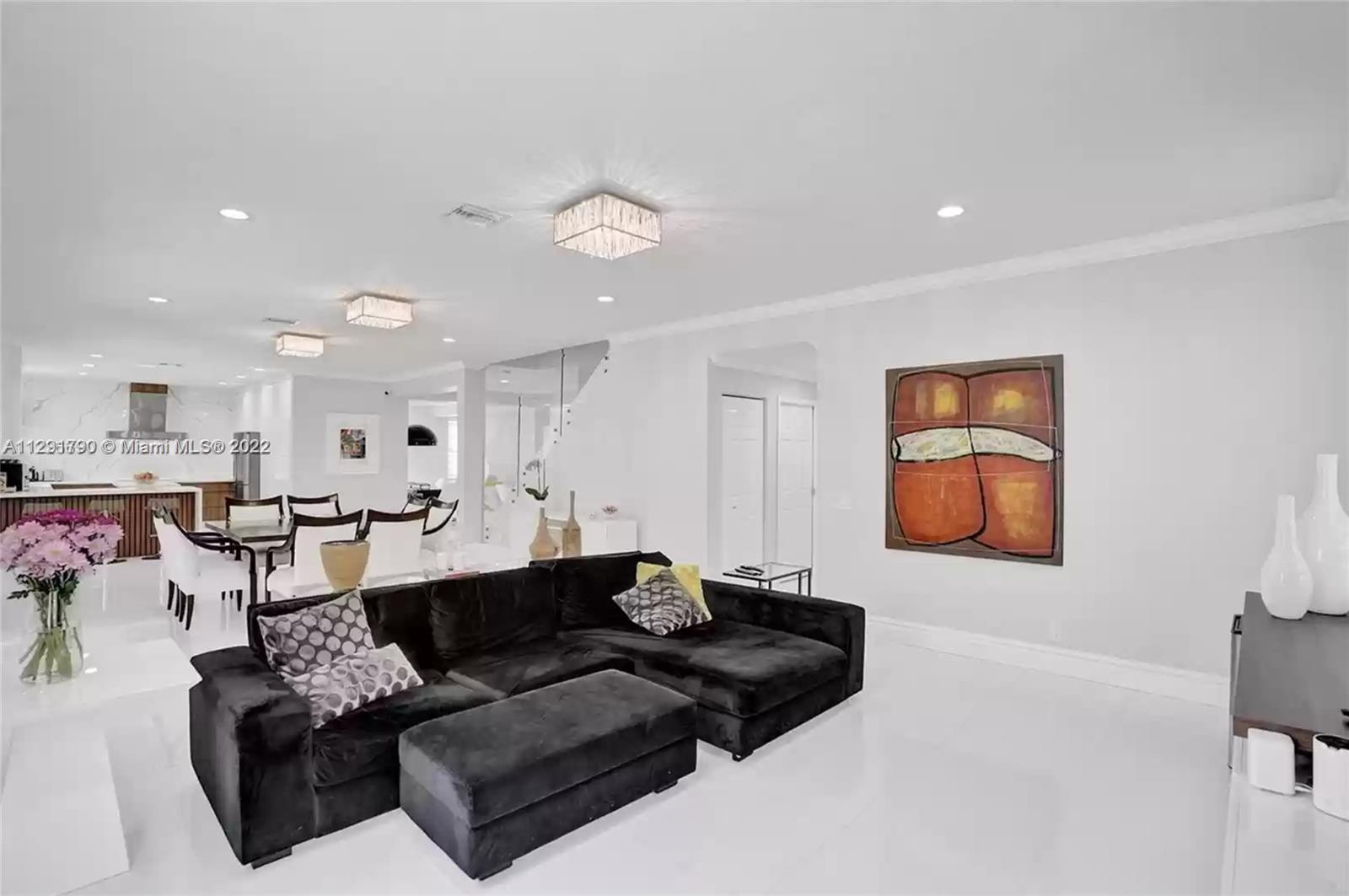 2526 Hunters Run Way