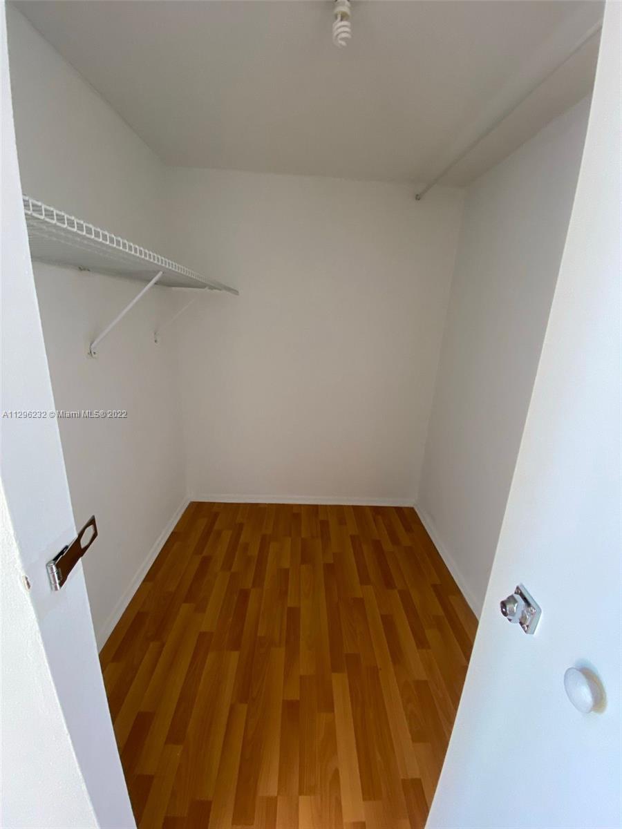 6770 Indian Creek Dr Unit: 11H