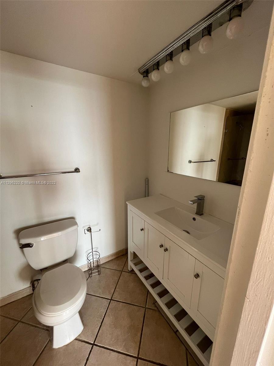 6770 Indian Creek Dr Unit: 11H