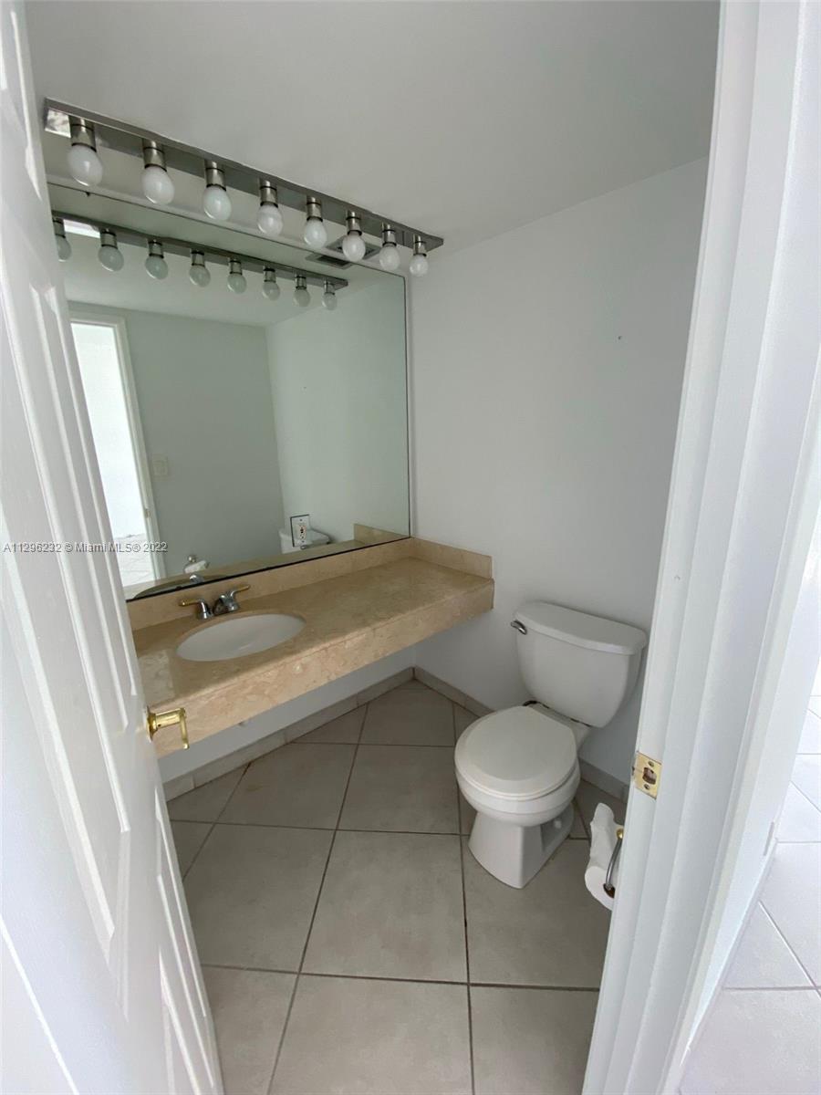 6770 Indian Creek Dr Unit: 11H