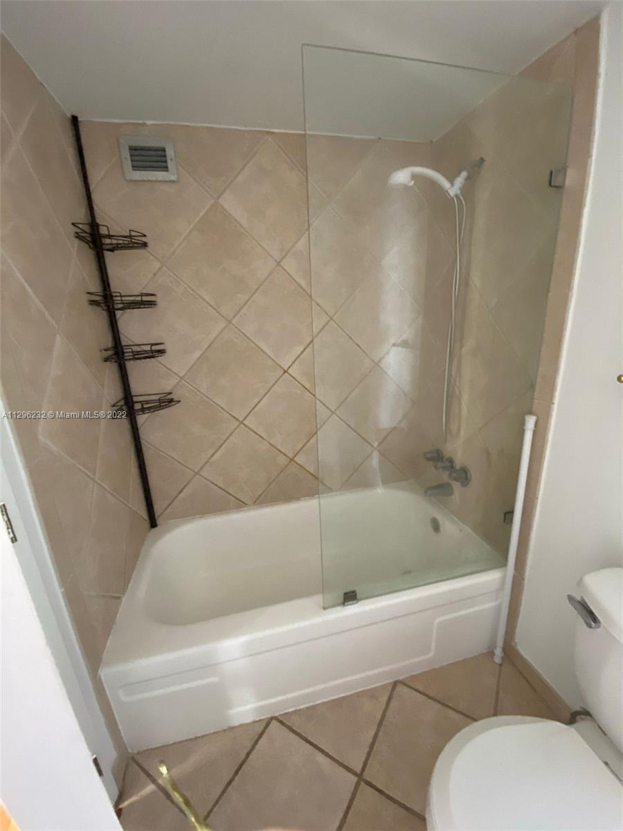 6770 Indian Creek Dr Unit: 11H