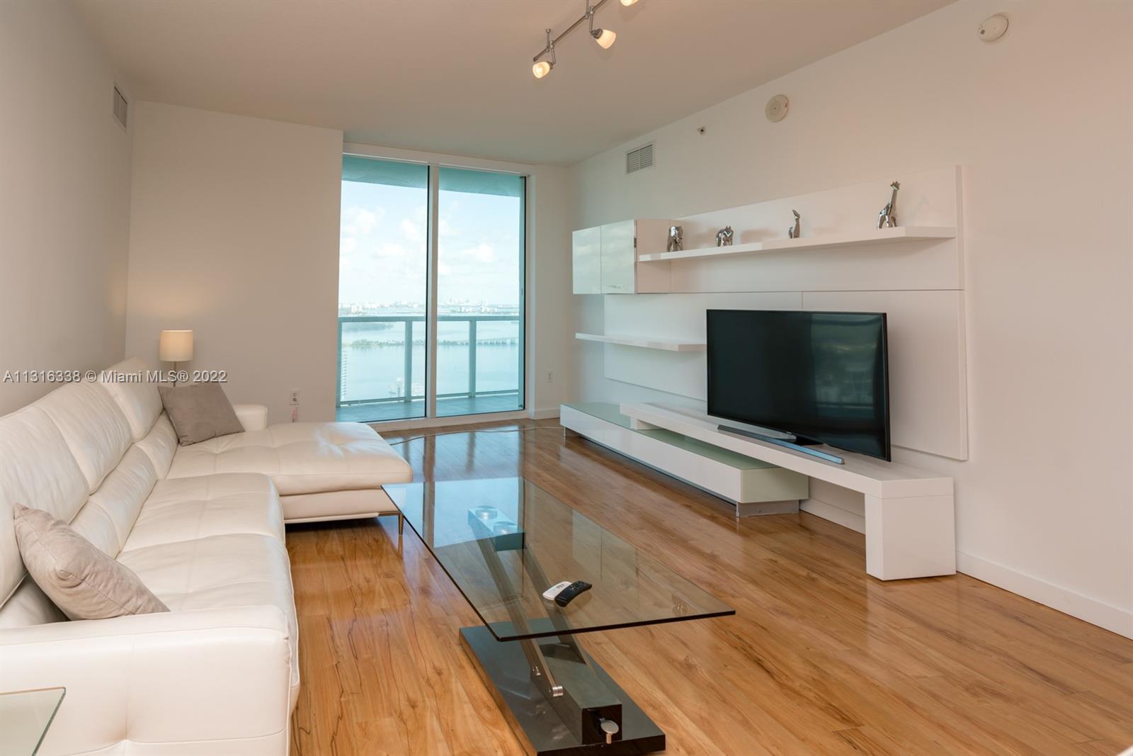 1900 N Bayshore Dr Unit: 4404