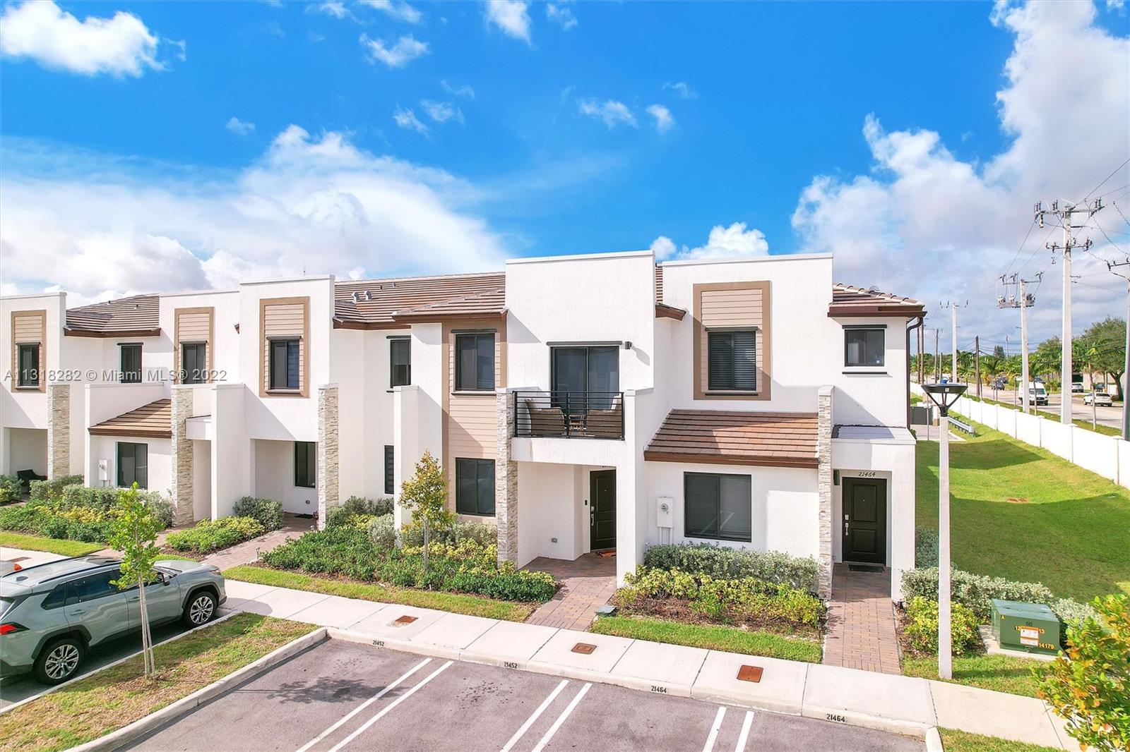 21452 NE 3rd Path Unit: 21452