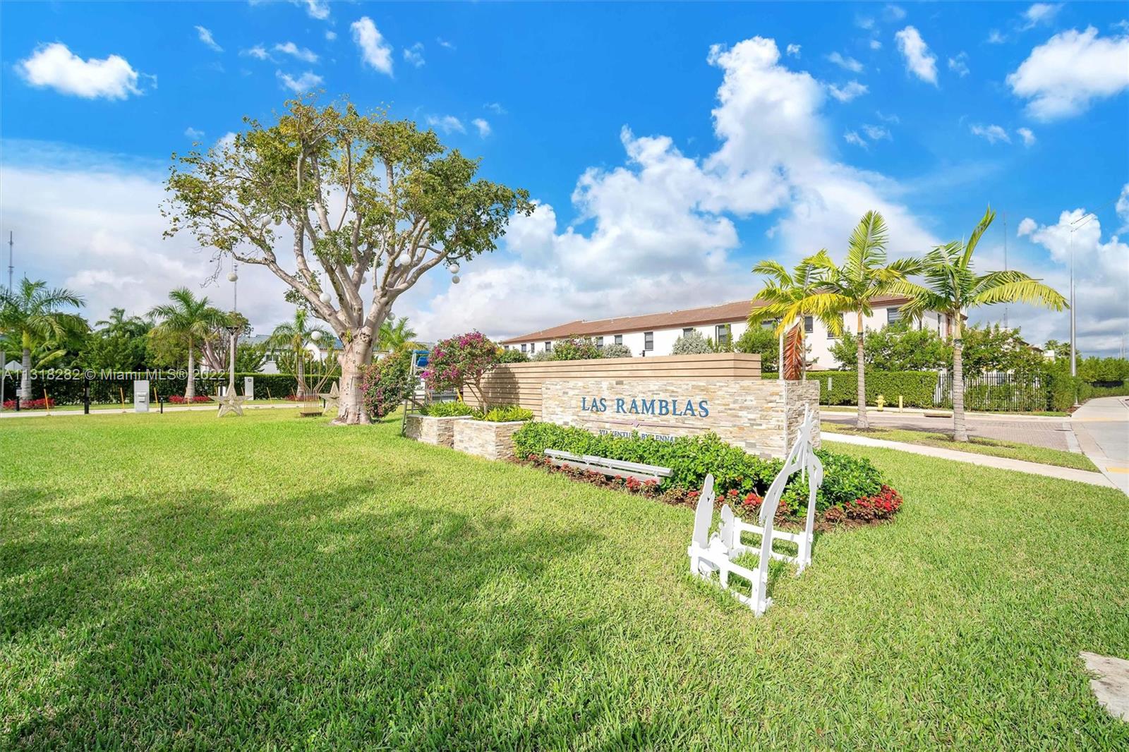 21452 NE 3rd Path Unit: 21452