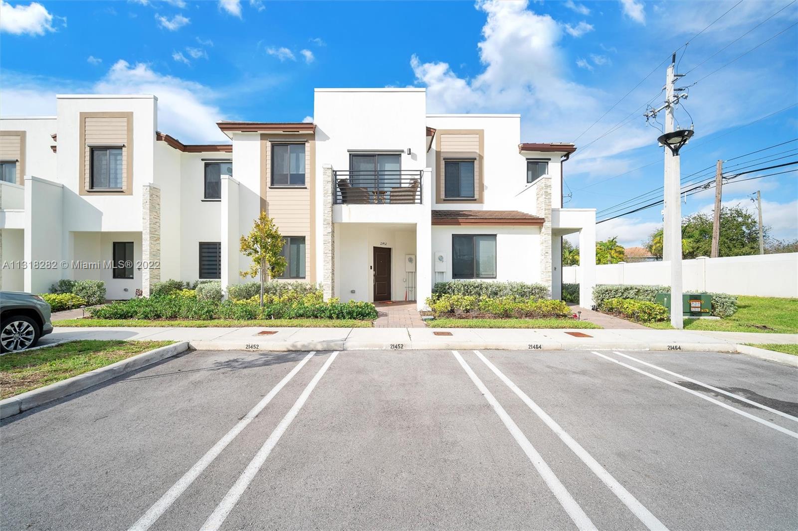 21452 NE 3rd Path Unit: 21452