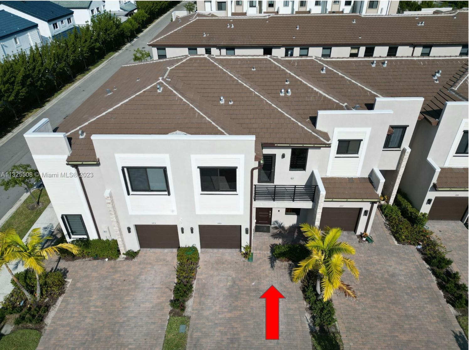 395 NE 211th Ter