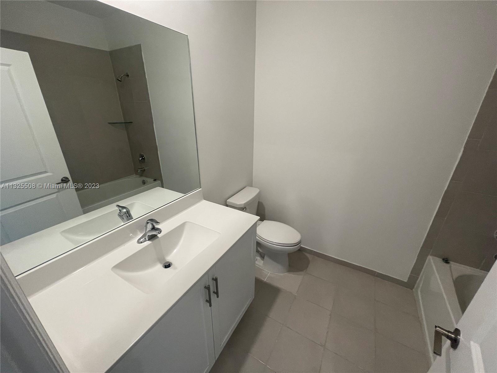 395 NE 211th Ter
