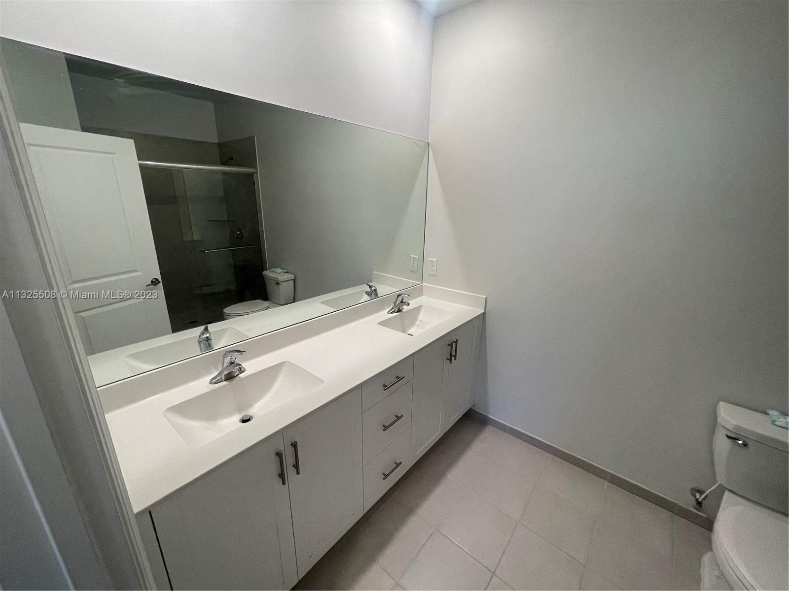 395 NE 211th Ter