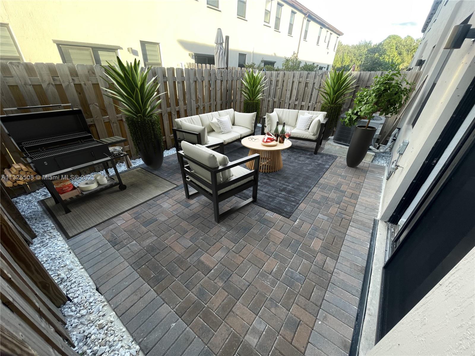 395 NE 211th Ter