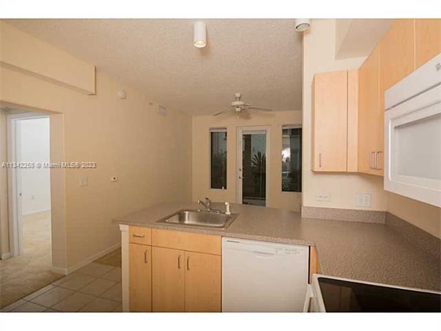 533 NE 3rd Ave Unit: 123