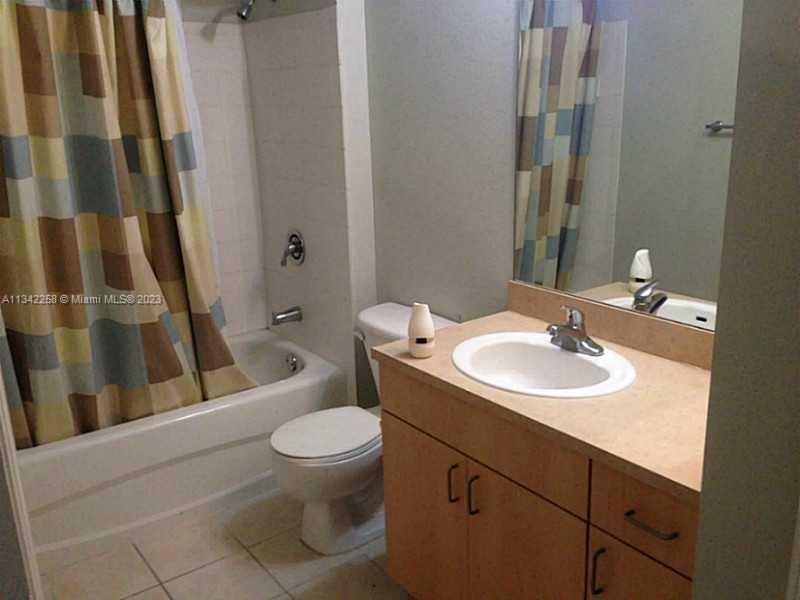 533 NE 3rd Ave Unit: 123