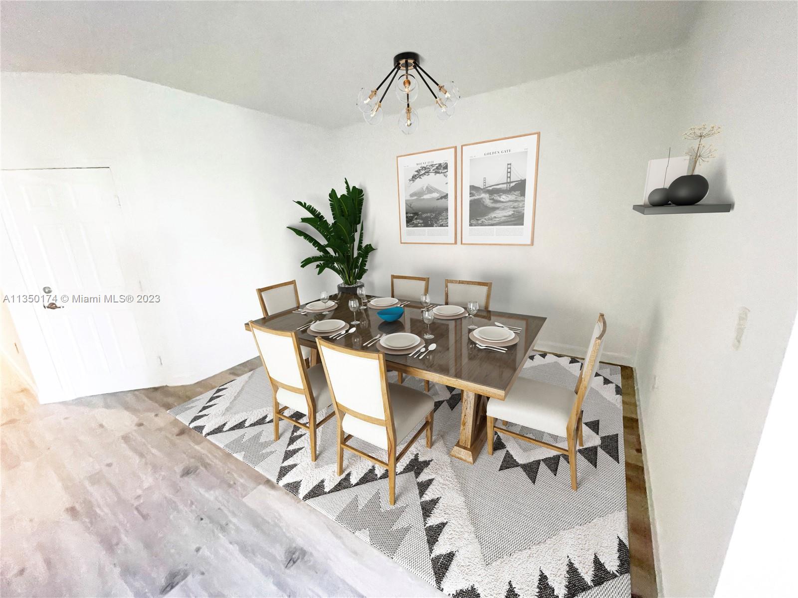 3313 W 94th Ter