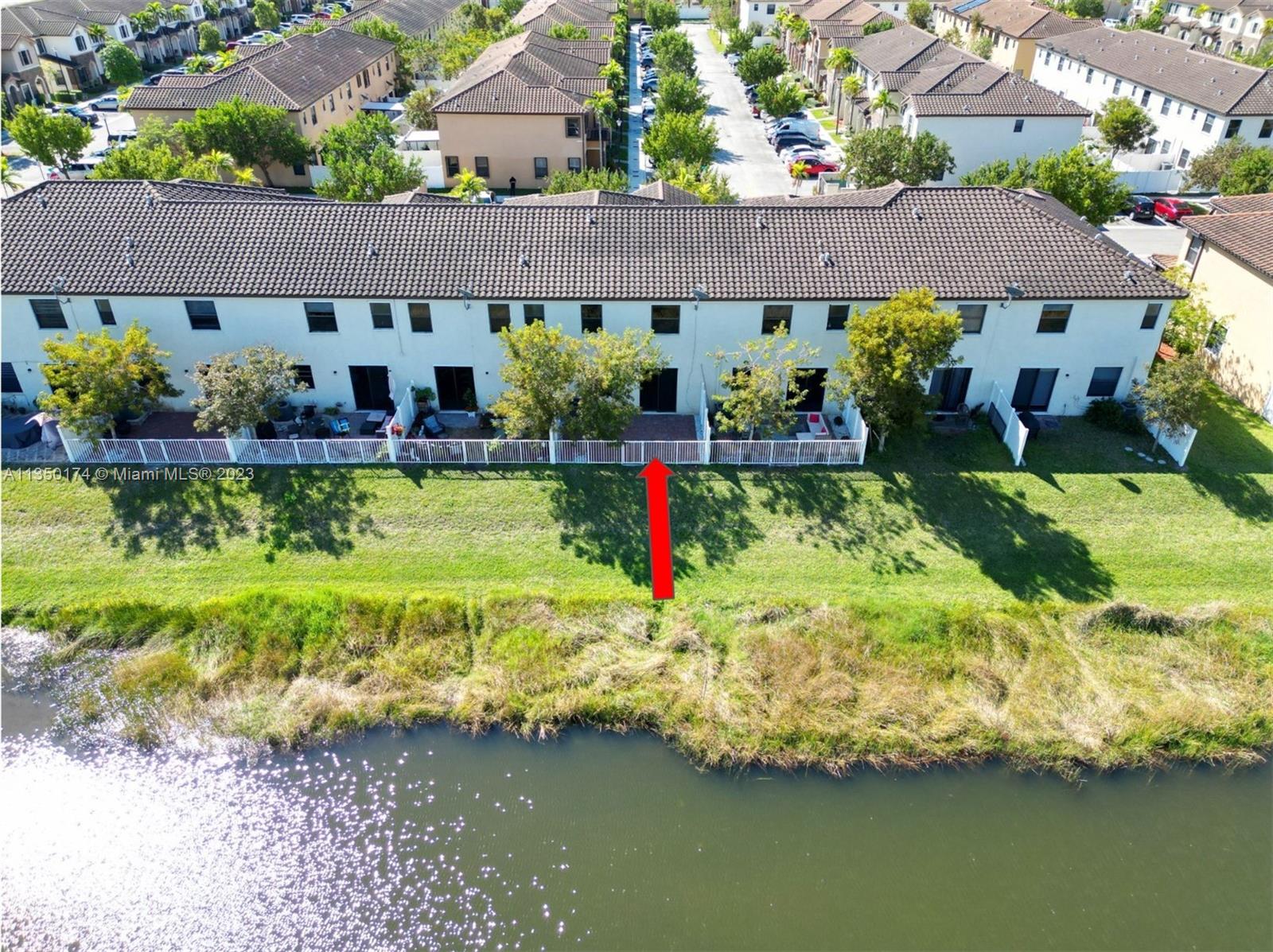 3313 W 94th Ter