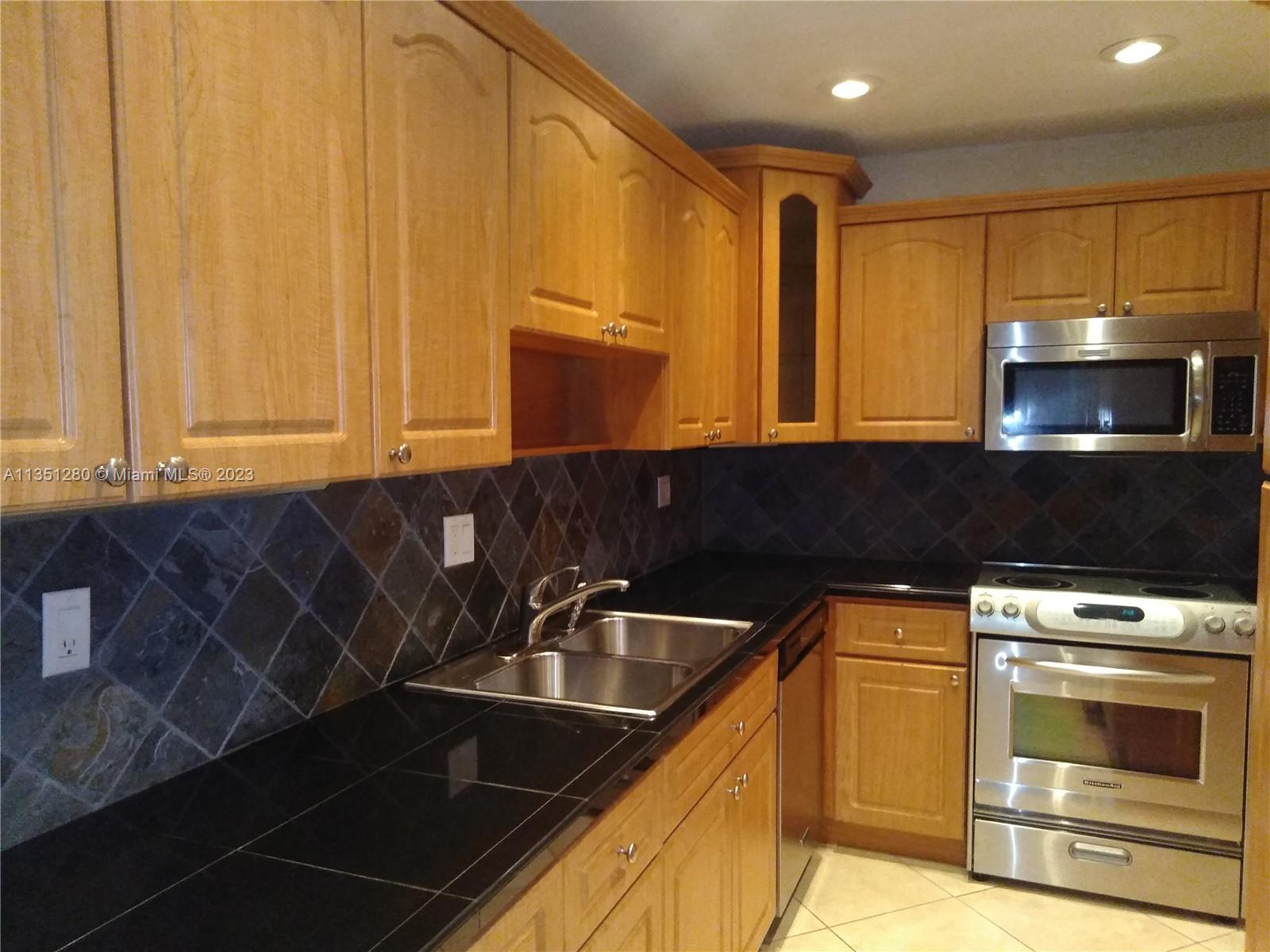 8315 SW 72nd Ave Unit: 216B