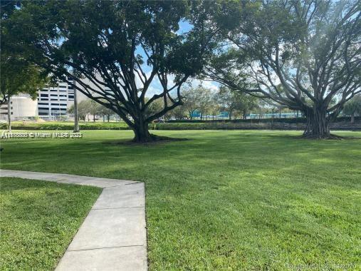 8335 SW 72nd Ave Unit: 211D