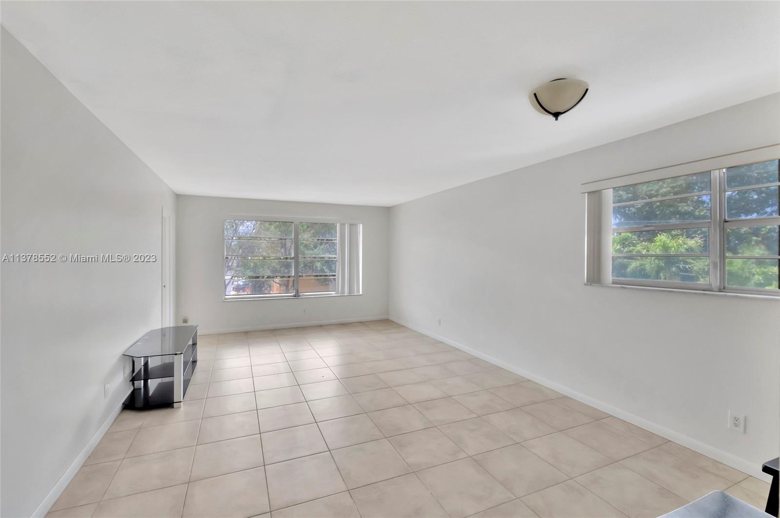4025 N Federal Hwy Unit: 317C