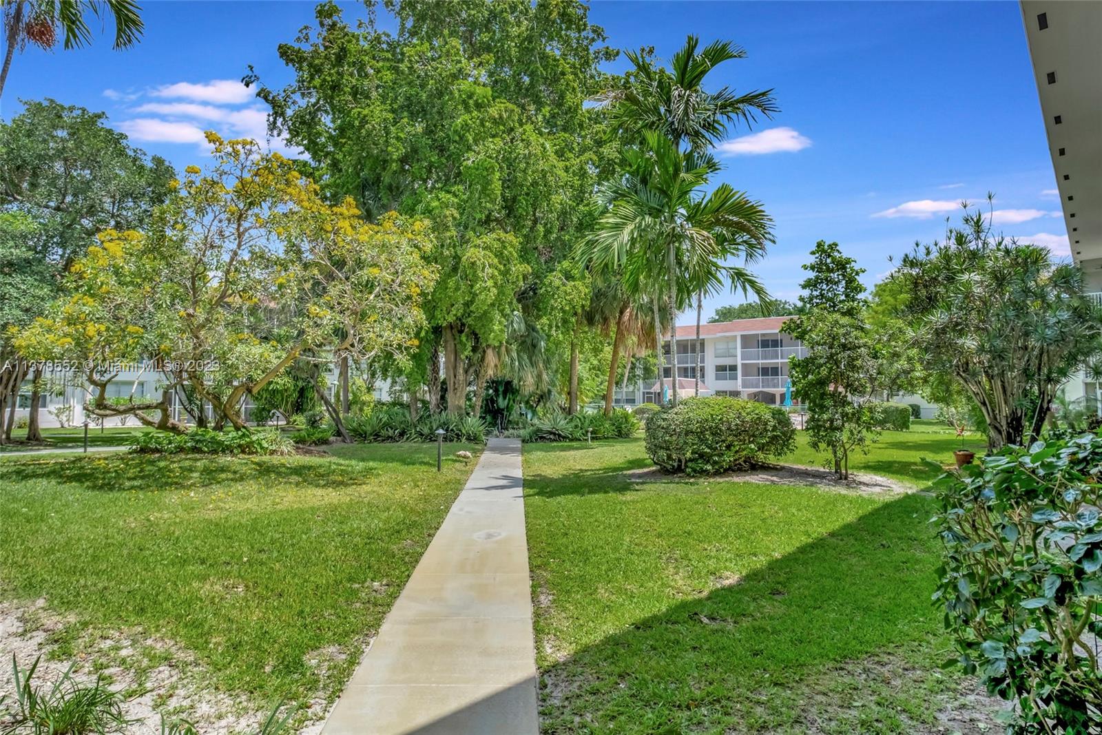 4025 N Federal Hwy Unit: 317C