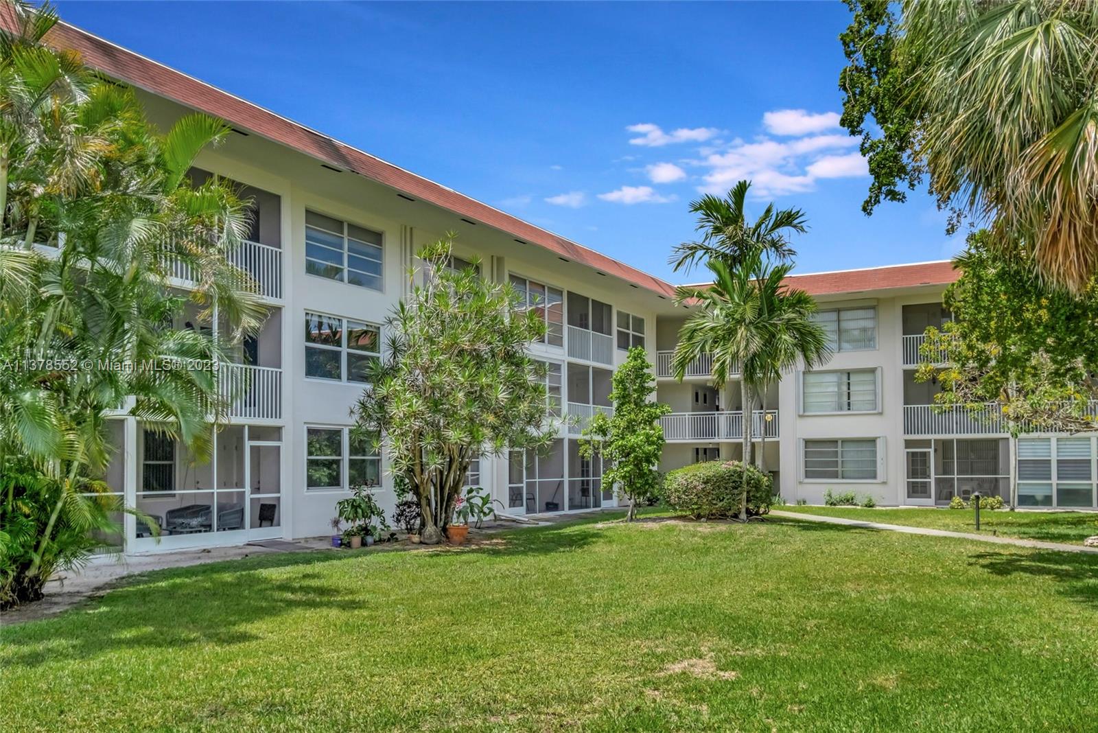 4025 N Federal Hwy Unit: 317C