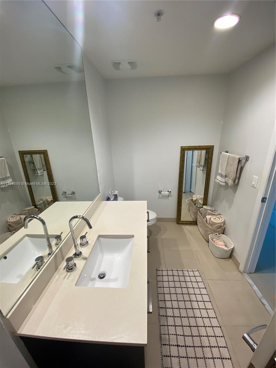 333 NE 24th St Unit: 1104