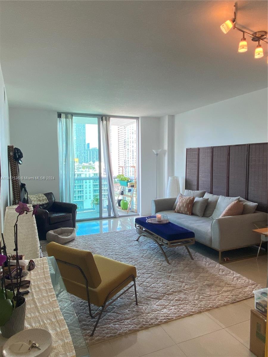 333 NE 24th St Unit: 1104