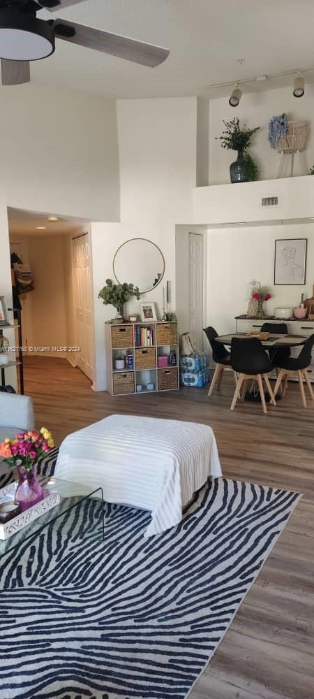2009 SE 10th Ave # 320