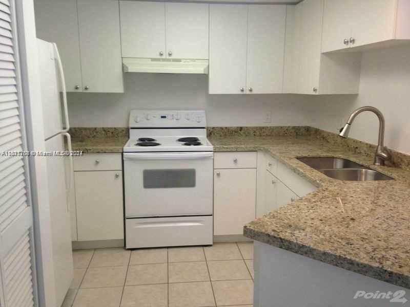 2009 SE 10th Ave # 320