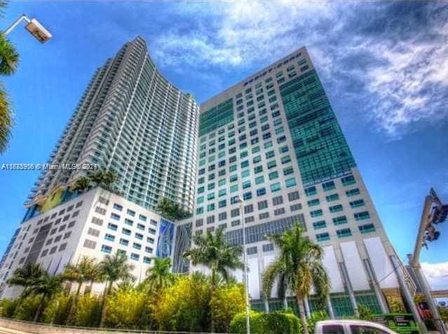 175 SW 7th St # 1504