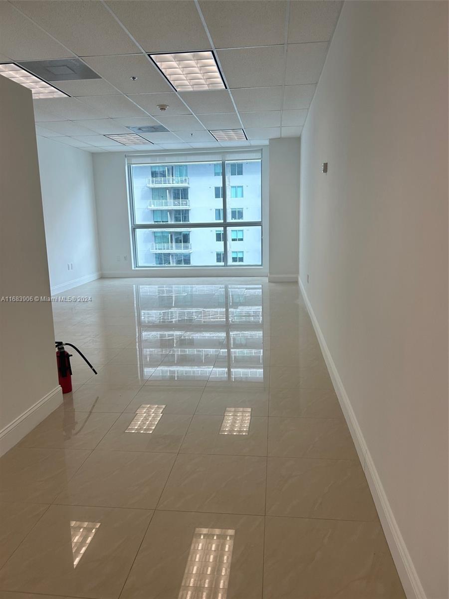 175 SW 7th St # 1504