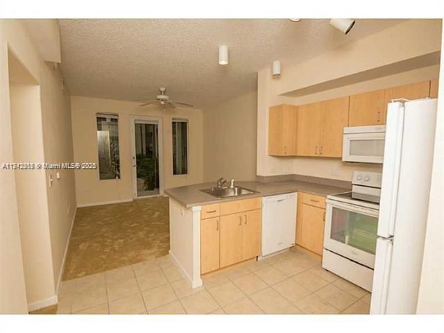 533 NE 3rd Ave # 123