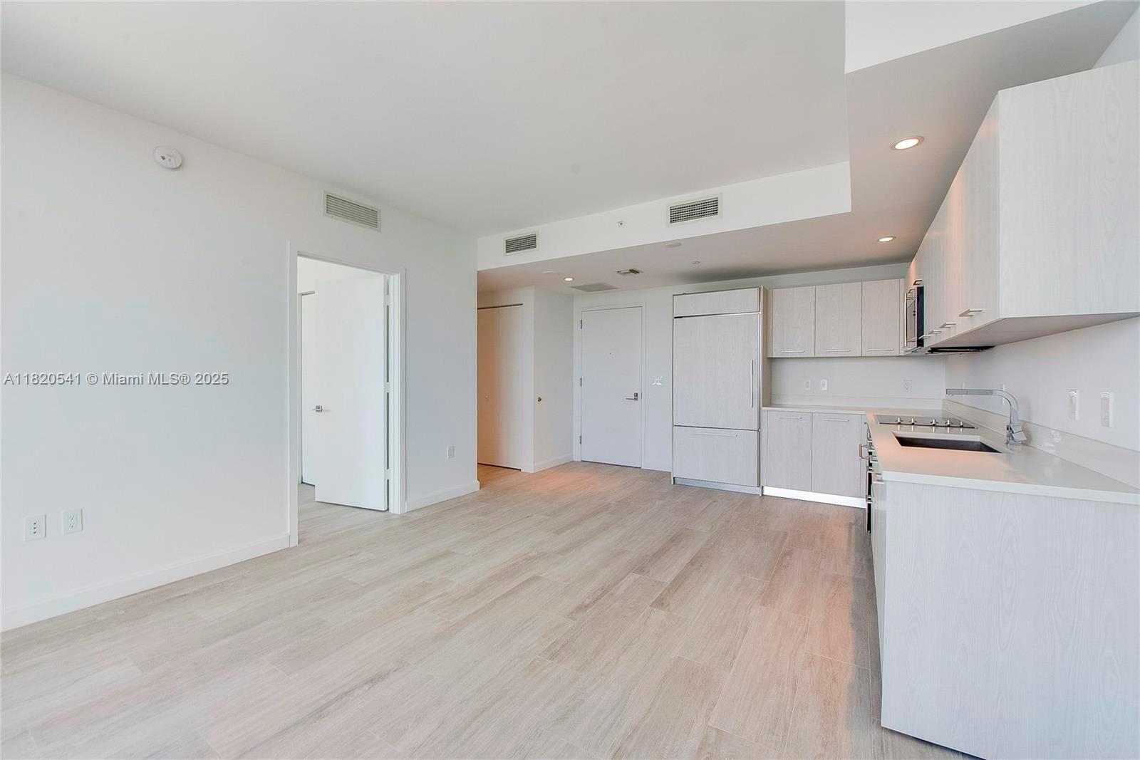 55 SW 9th St # 3507
