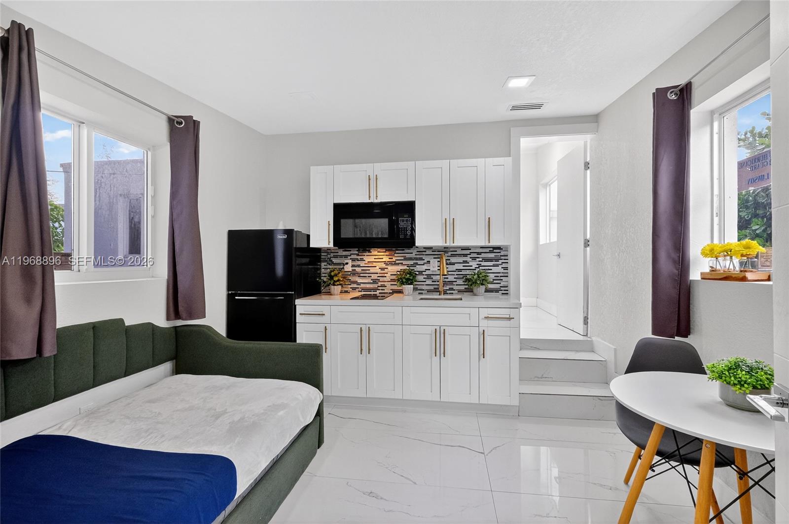 231 NW 44th St